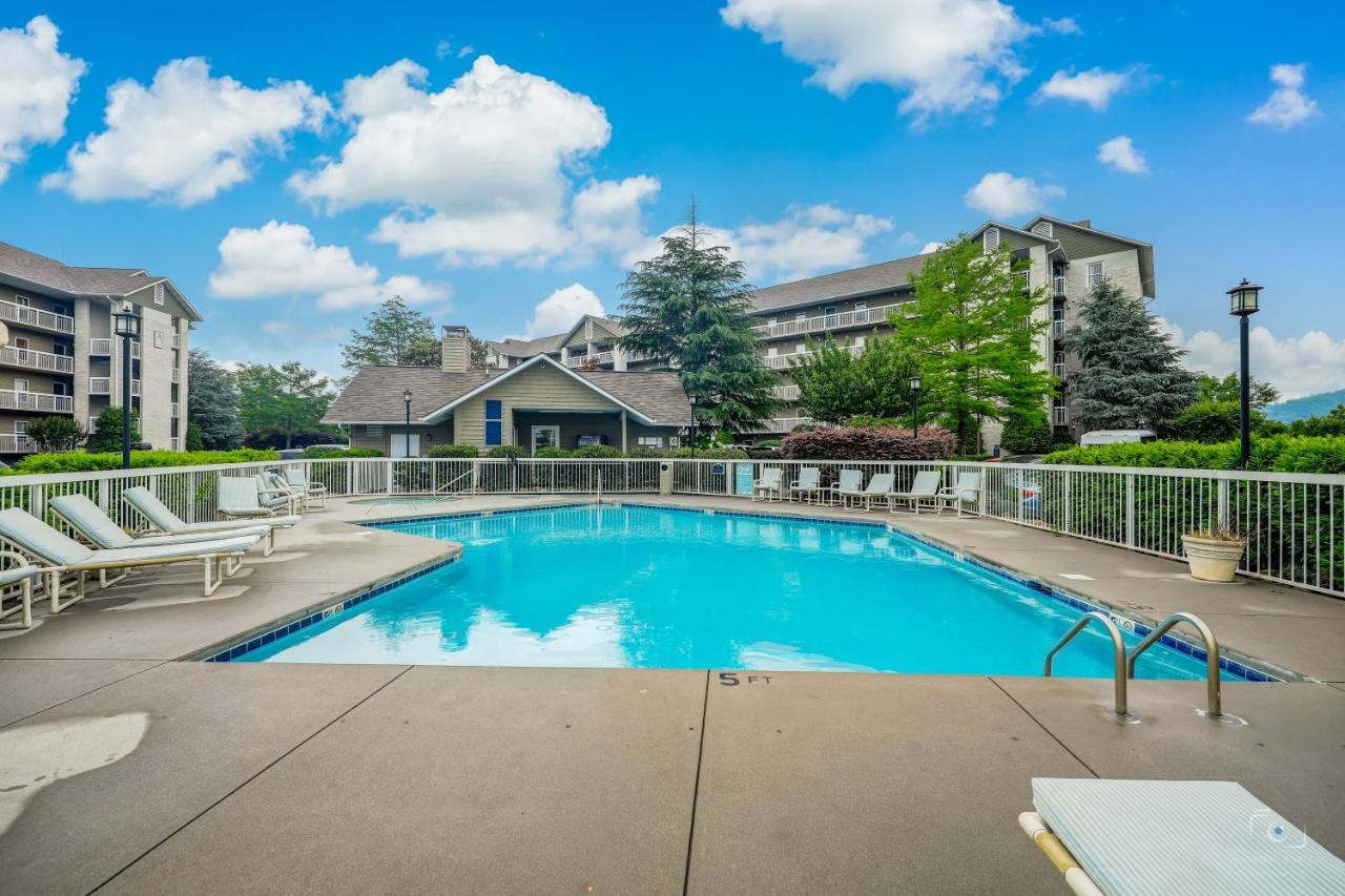 Greenbrier Getaway Whispering Pines 524 Apartment Pigeon Forge Exterior photo